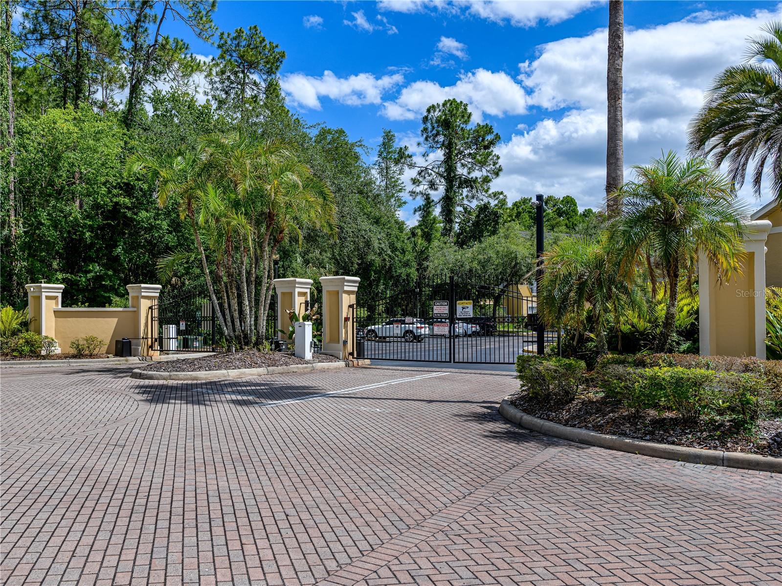 OXFORD PLACE AT TAMPA PALMS A - Residential