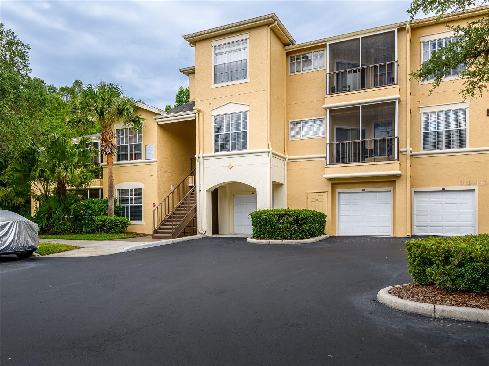 OXFORD PLACE AT TAMPA PALMS A - Residential