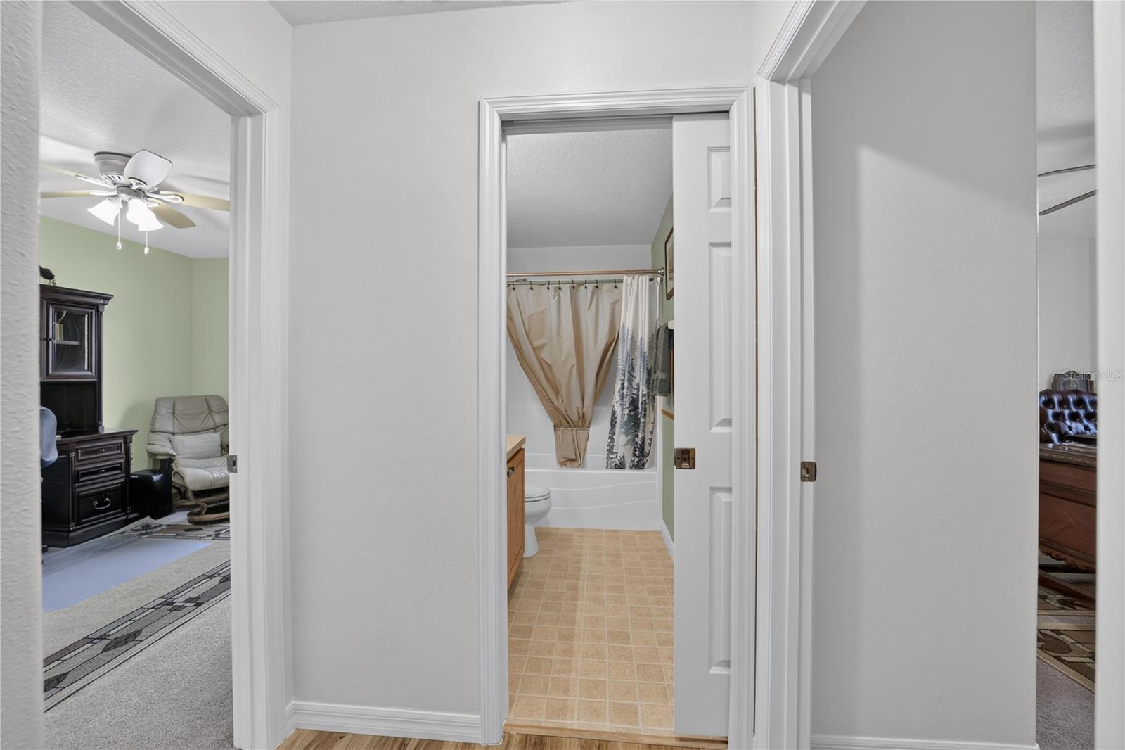 SUMMERGLEN - Residential