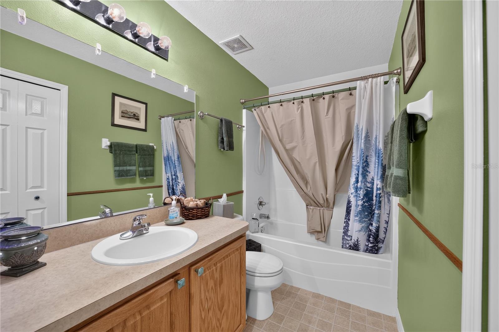 SUMMERGLEN - Residential