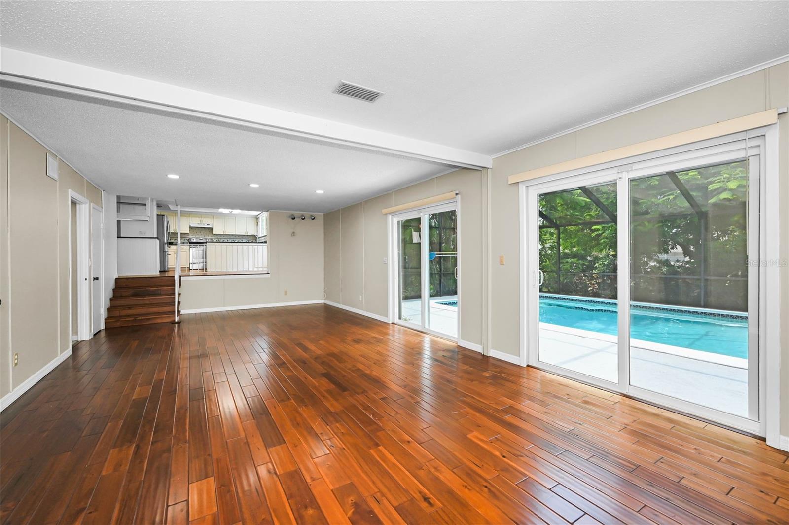 WHISPERING PINES FOREST 4TH ADD - Residential