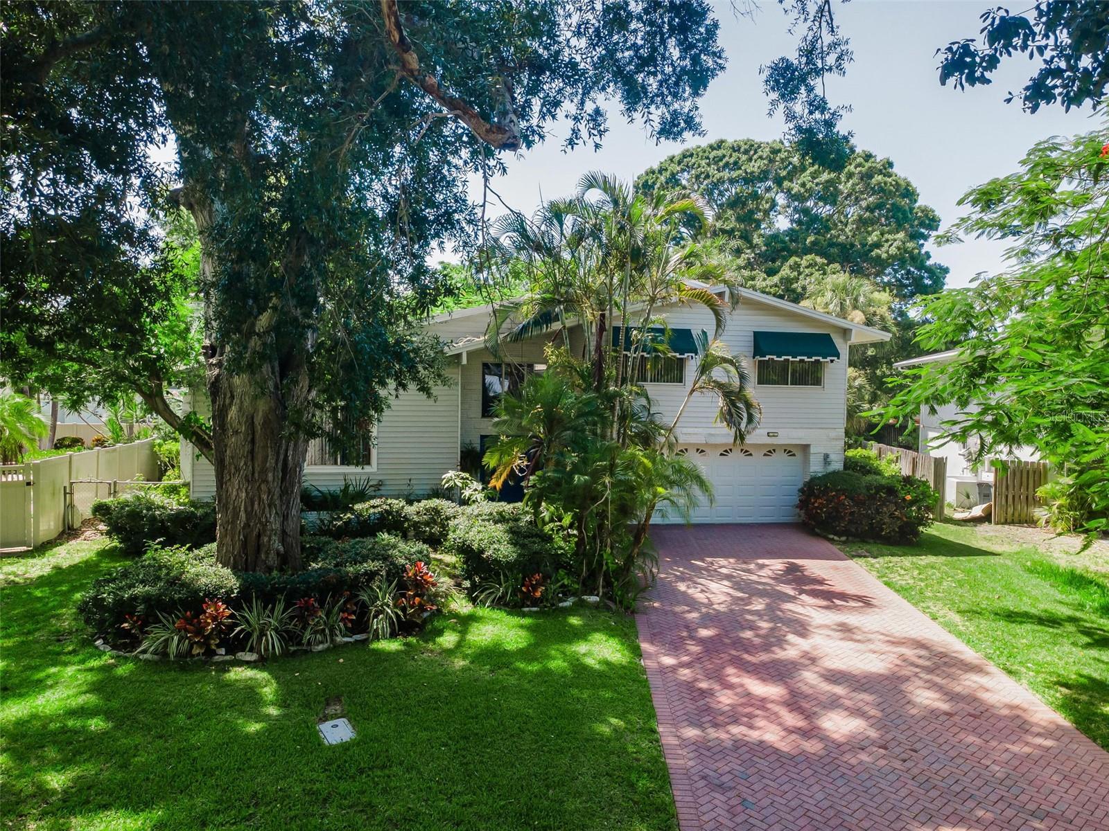 WHISPERING PINES FOREST 4TH ADD - Residential