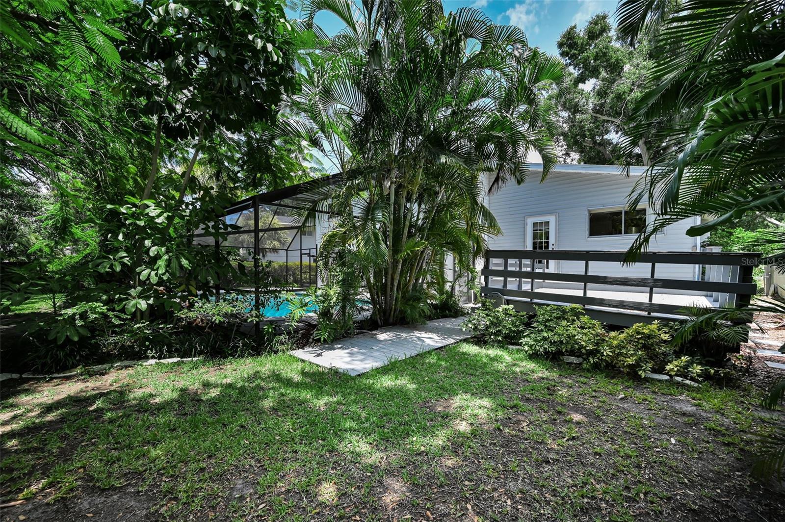 WHISPERING PINES FOREST 4TH ADD - Residential