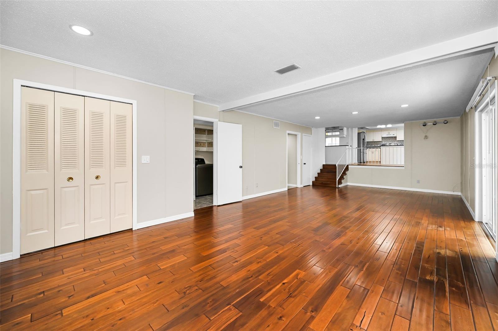 WHISPERING PINES FOREST 4TH ADD - Residential
