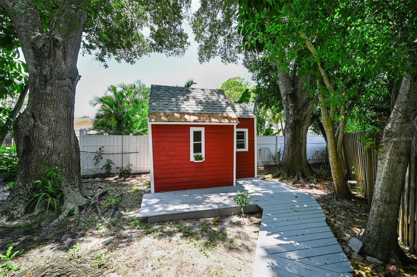 WHISPERING PINES FOREST 4TH ADD - Residential