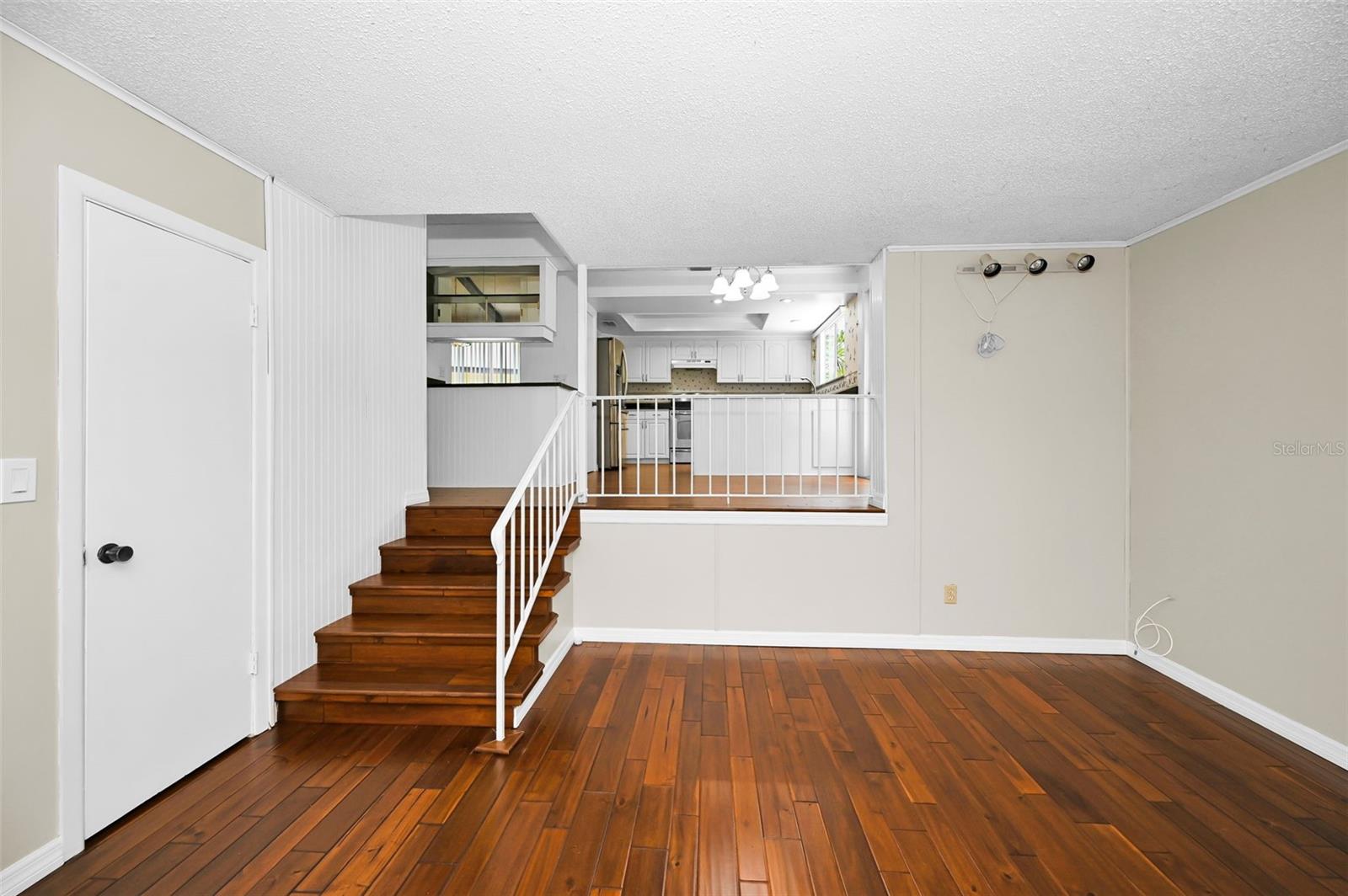 WHISPERING PINES FOREST 4TH ADD - Residential
