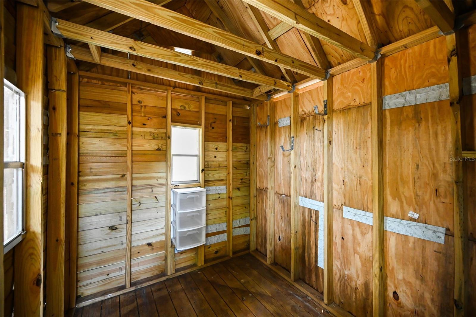 WHISPERING PINES FOREST 4TH ADD - Residential