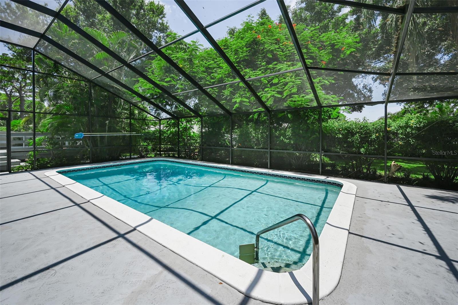 WHISPERING PINES FOREST 4TH ADD - Residential