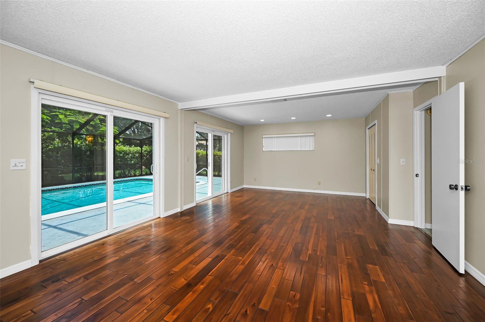 WHISPERING PINES FOREST 4TH ADD - Residential