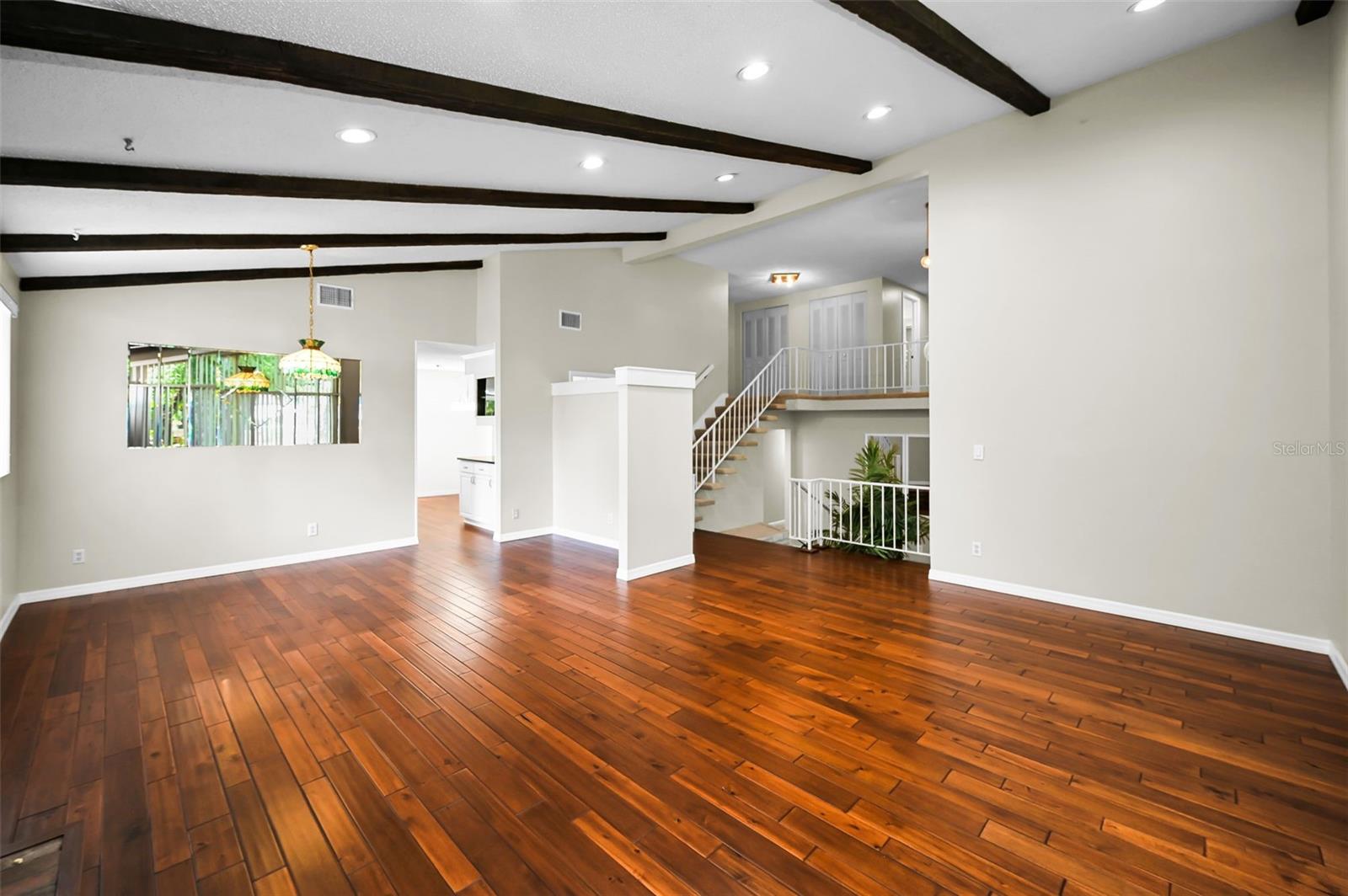 WHISPERING PINES FOREST 4TH ADD - Residential