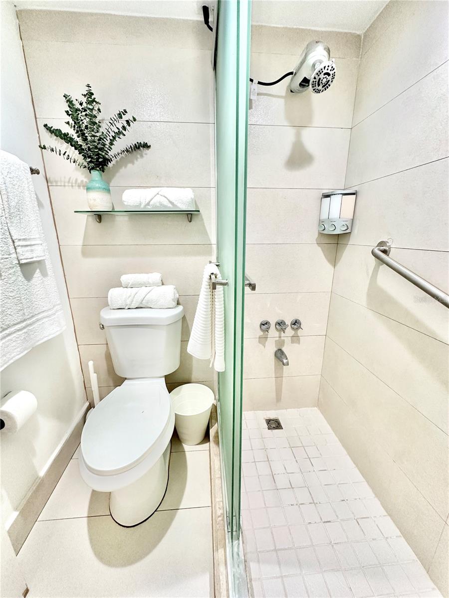 COND. SAINT TROPEZ - Residential