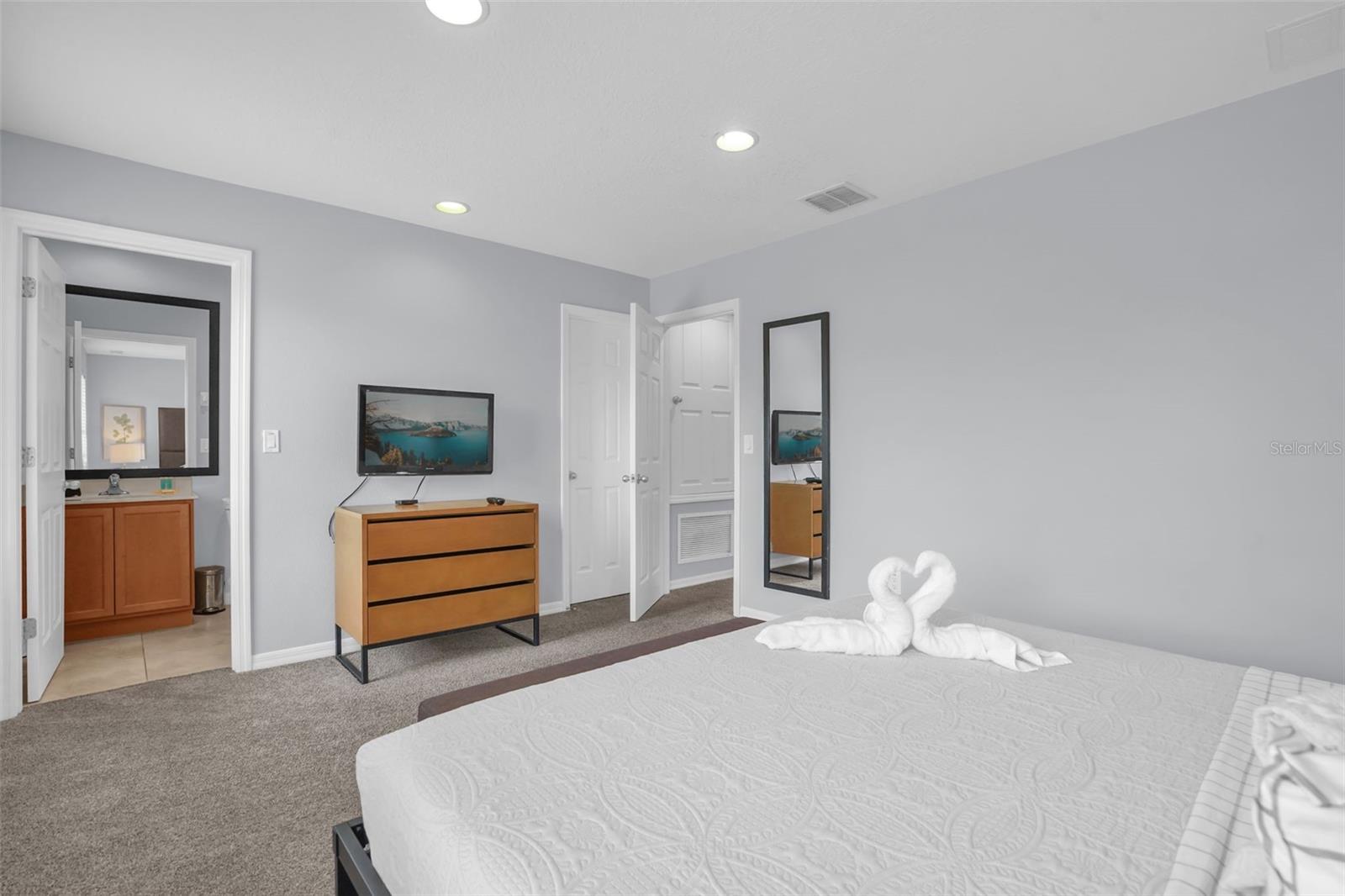 ENCANTADA PH 2 - Residential