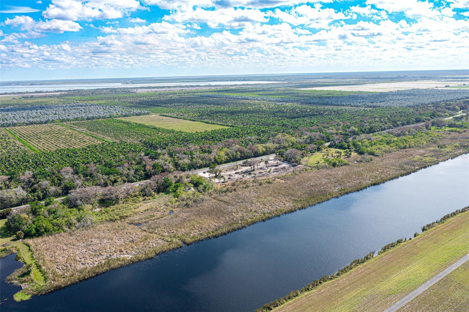 WATERWAY/LK OKEECHOBEE - Land