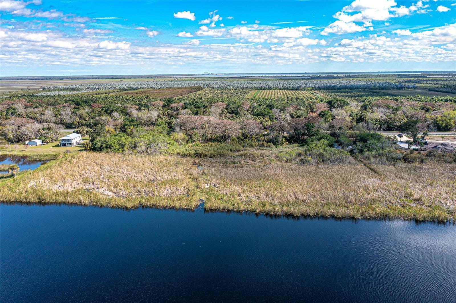 WATERWAY/LK OKEECHOBEE - Land