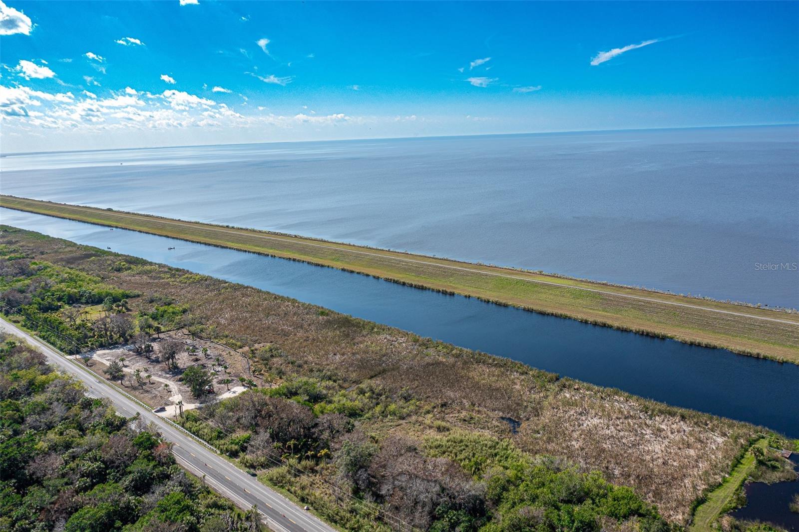 WATERWAY/LK OKEECHOBEE - Land