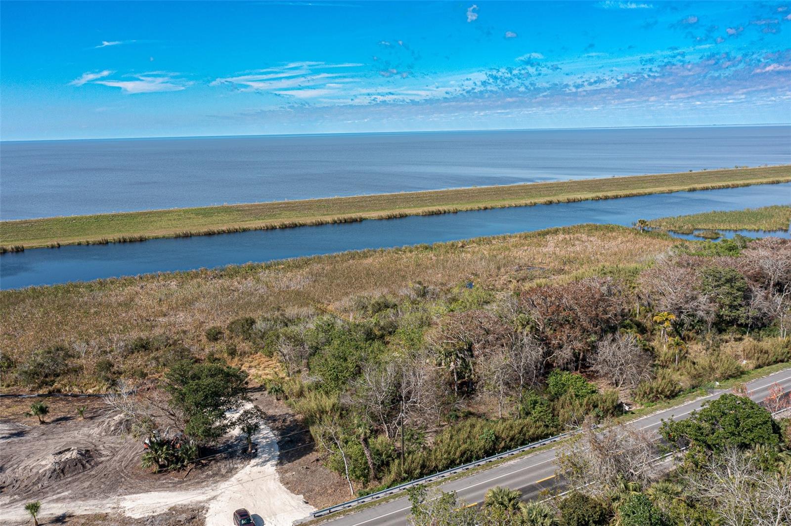 WATERWAY/LK OKEECHOBEE - Land