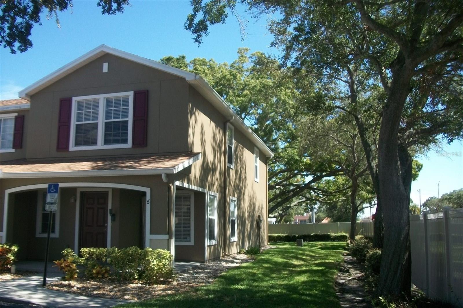 WATERFORD TWNHMS - Residential