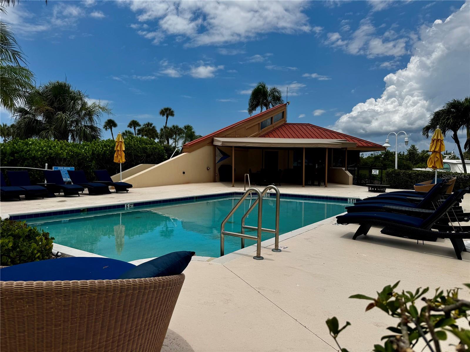 LONGBOAT KEY MOORINGS - Residential
