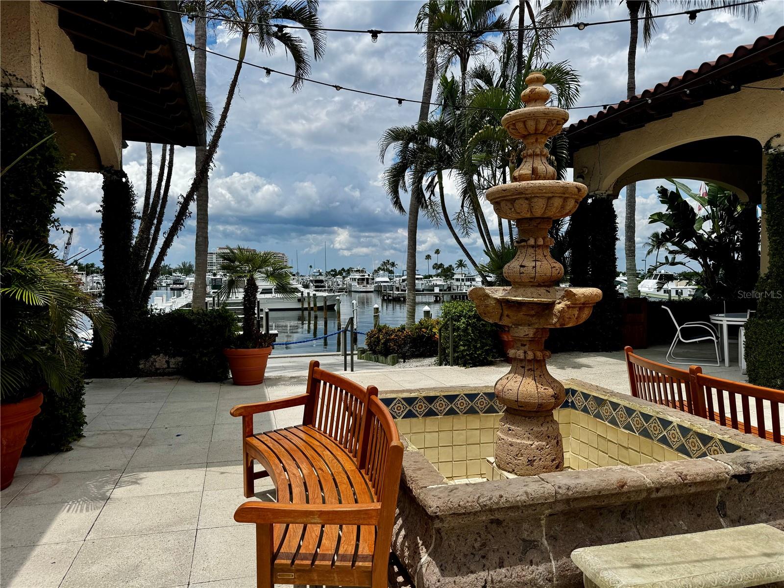 LONGBOAT KEY MOORINGS - Residential