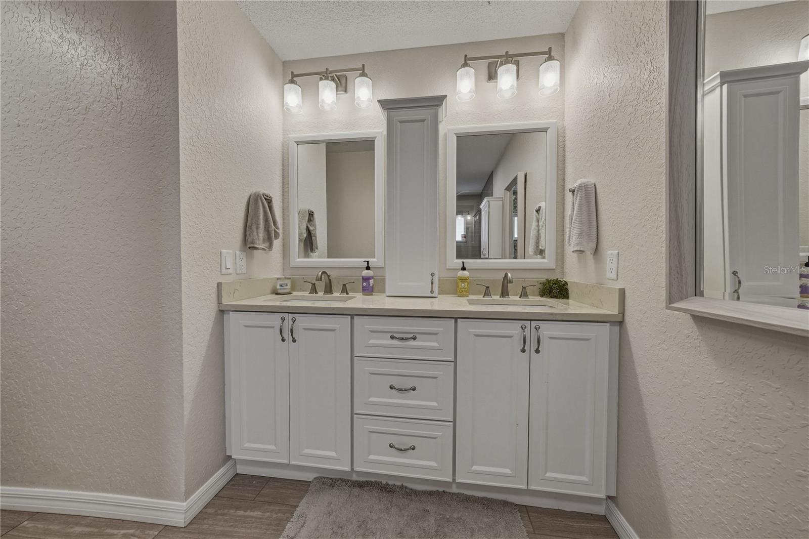 THE HEATHER PHASE VI - Residential