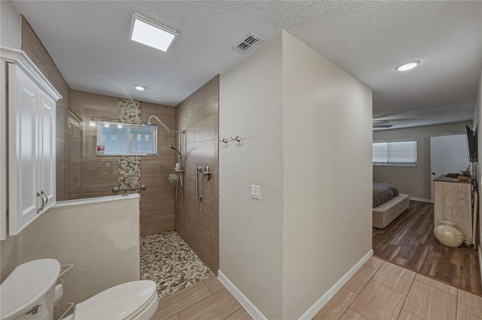 THE HEATHER PHASE VI - Residential