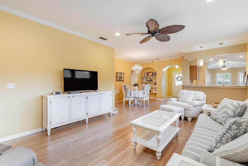 TAVARES ROYAL HARBOR PH 02 LT 179 - Residential