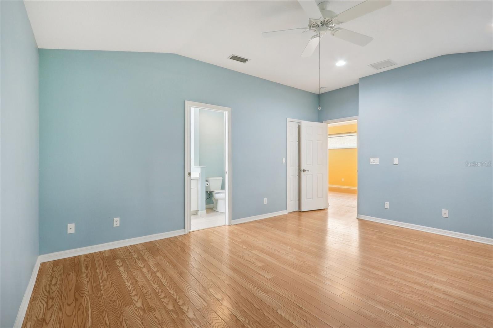 TAVARES ROYAL HARBOR PH 02 LT 179 - Residential