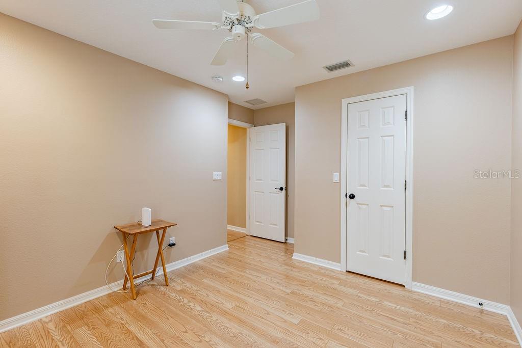 TAVARES ROYAL HARBOR PH 02 LT 179 - Residential