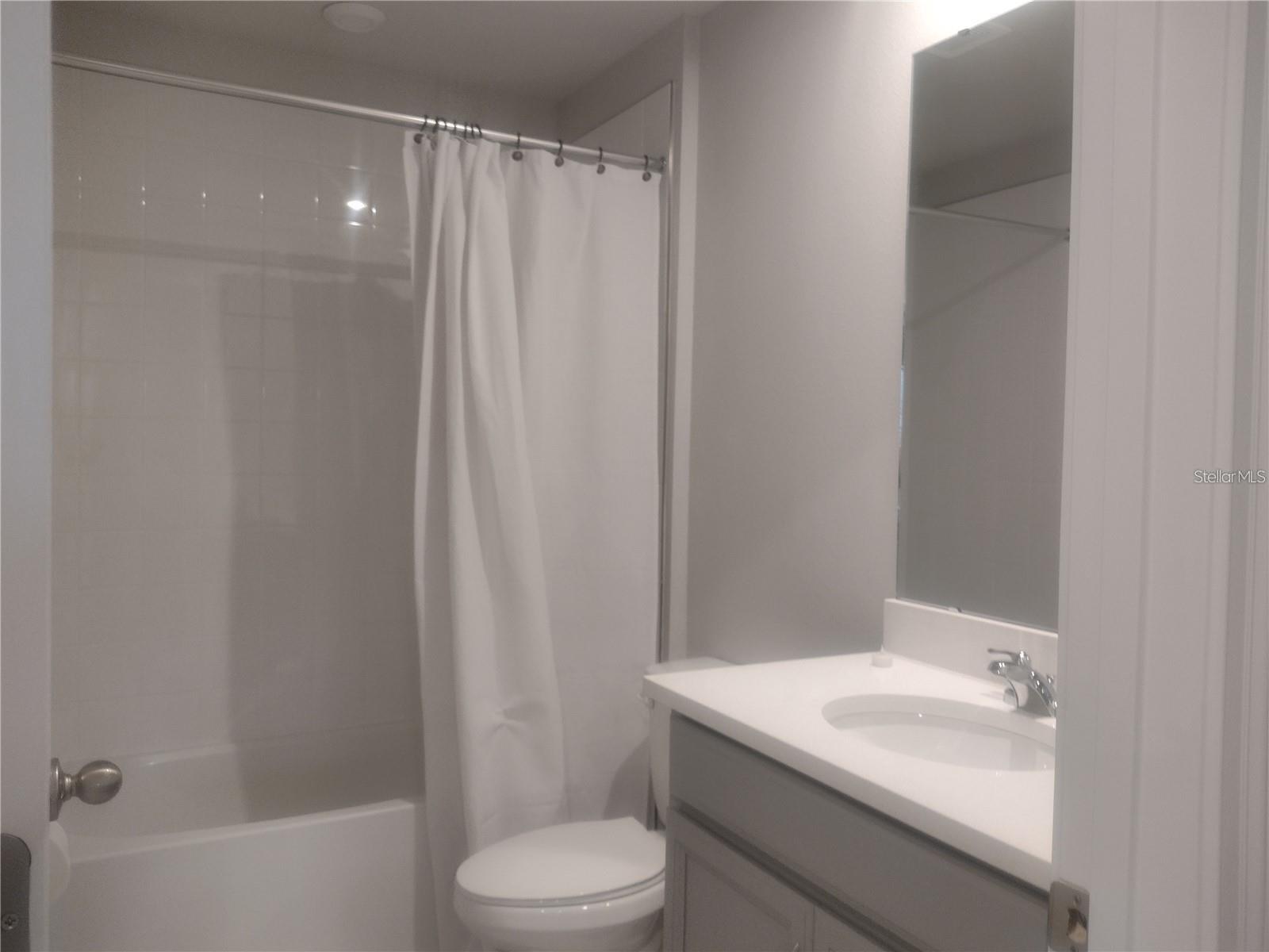 VOLANTI - Residential Lease