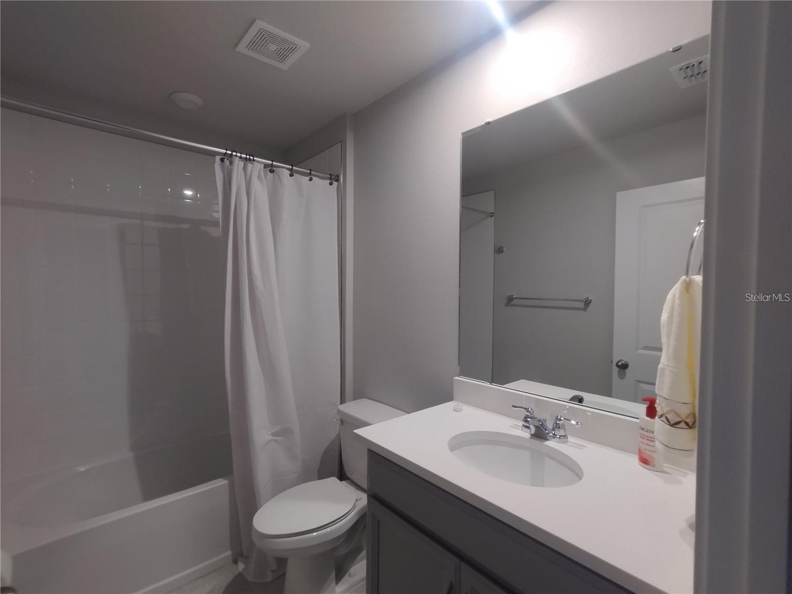 VOLANTI - Residential Lease