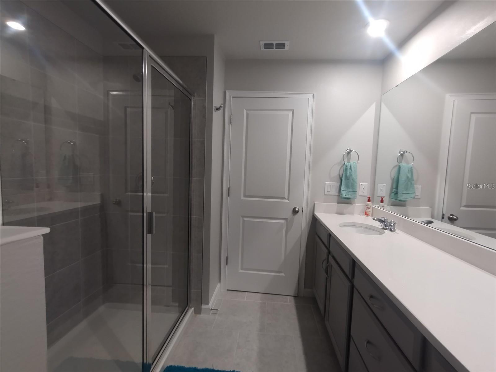 VOLANTI - Residential Lease