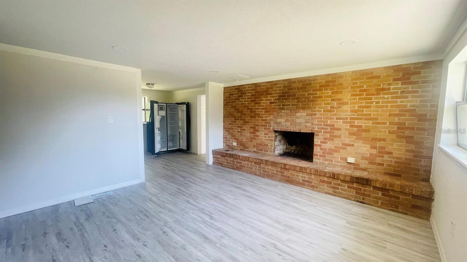 FLA DEV CO SUB - Residential Lease