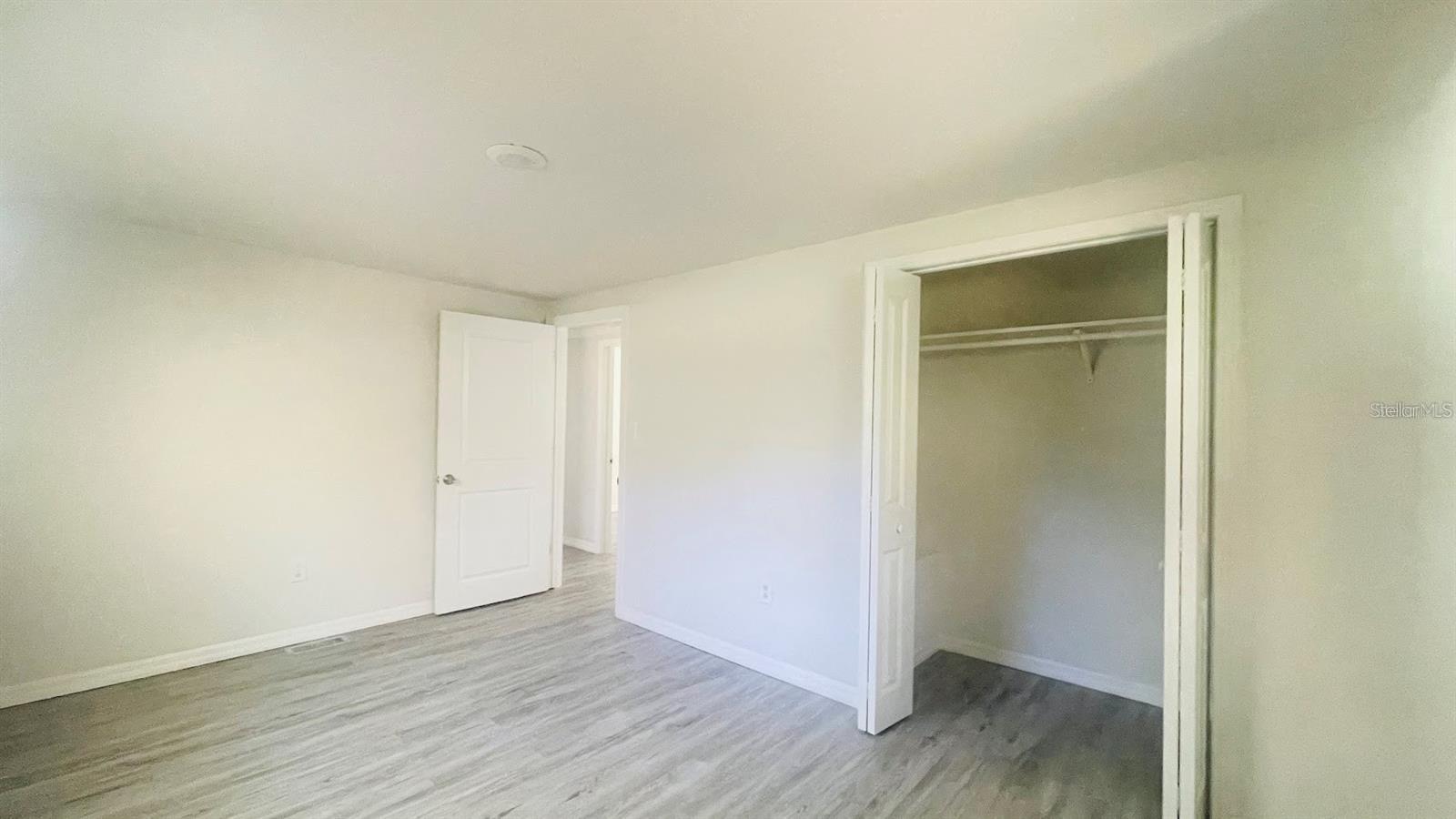 FLA DEV CO SUB - Residential Lease
