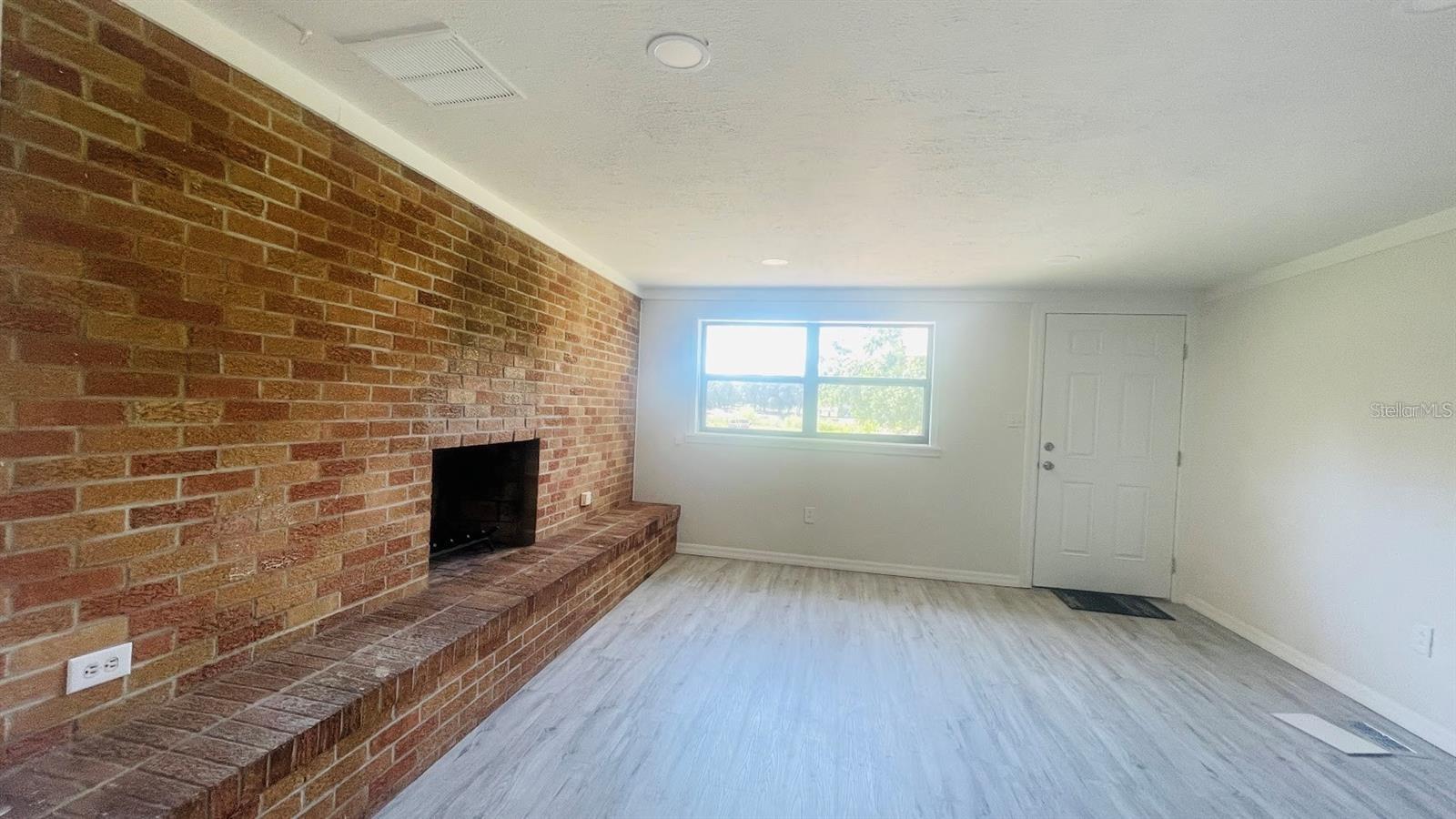 FLA DEV CO SUB - Residential Lease