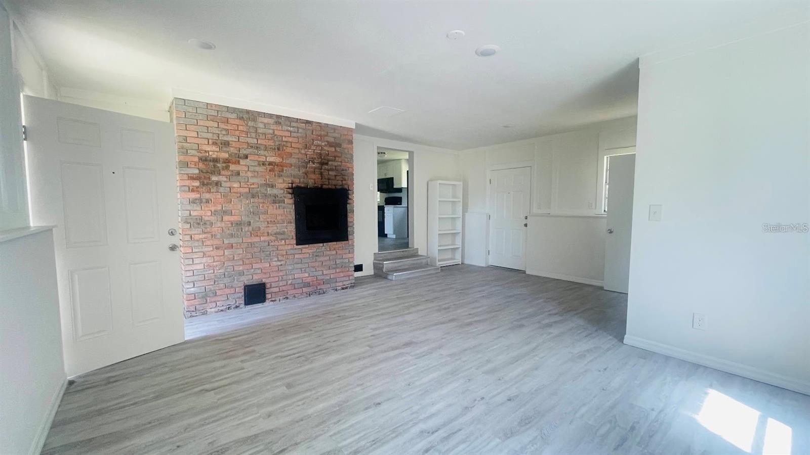 FLA DEV CO SUB - Residential Lease