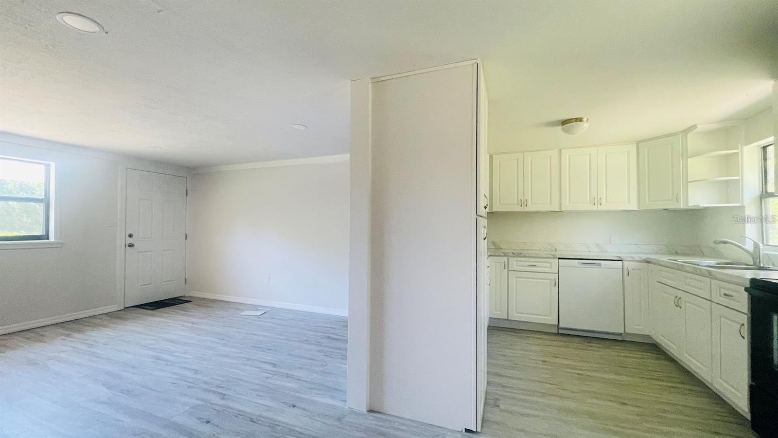 FLA DEV CO SUB - Residential Lease