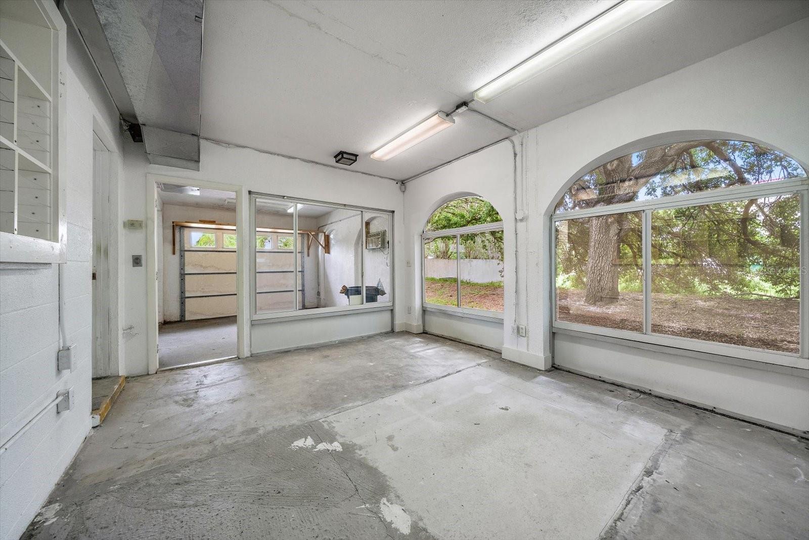 SARASOTA SPGS - Commercial Sale