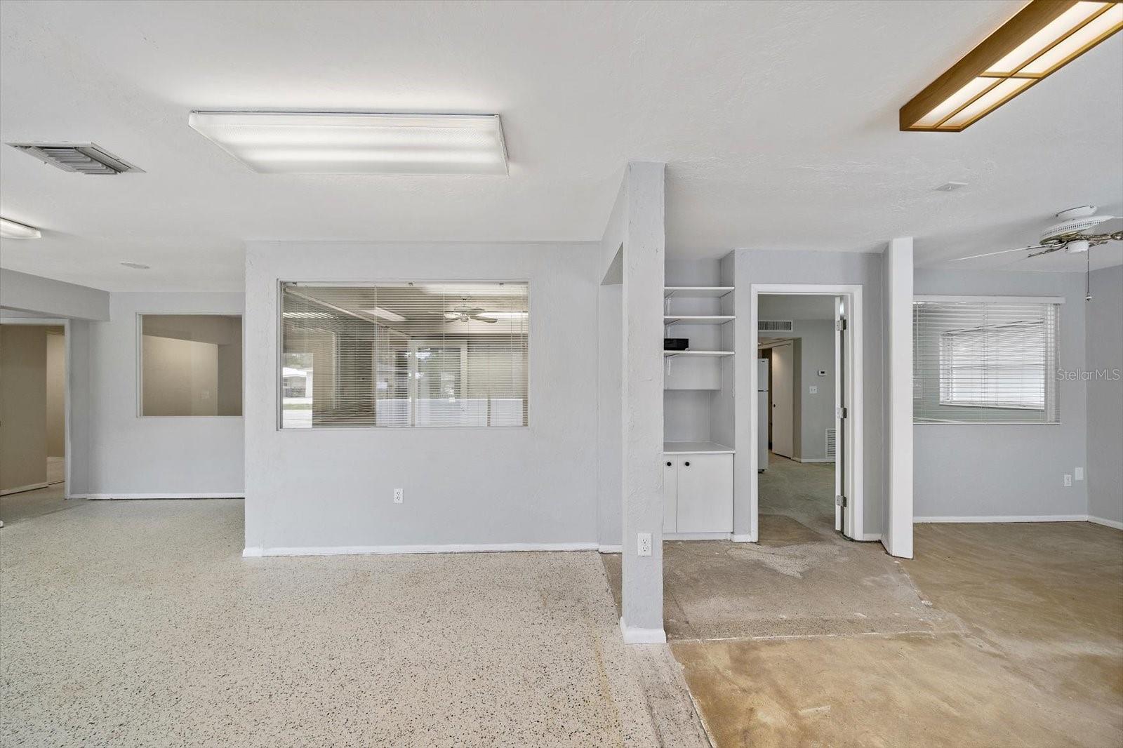 SARASOTA SPGS - Commercial Sale