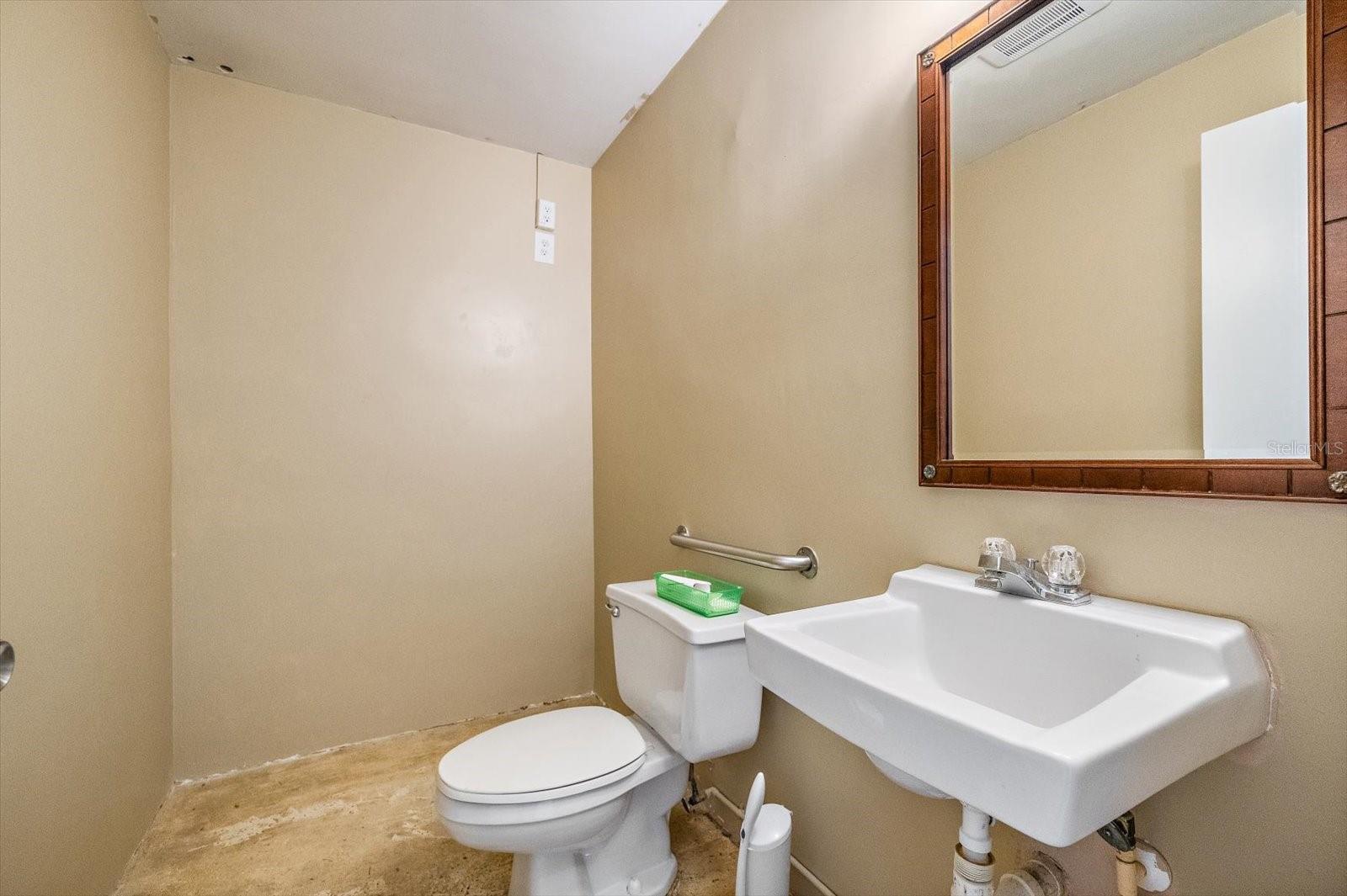 SARASOTA SPGS - Commercial Sale