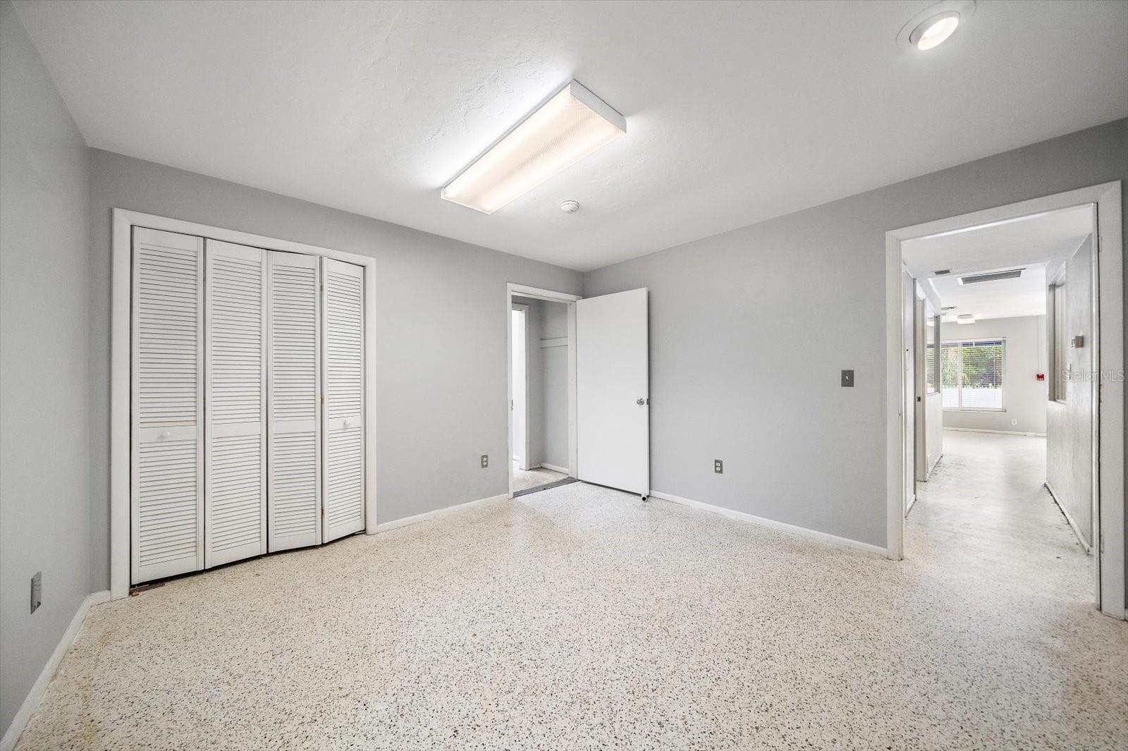 SARASOTA SPGS - Commercial Sale