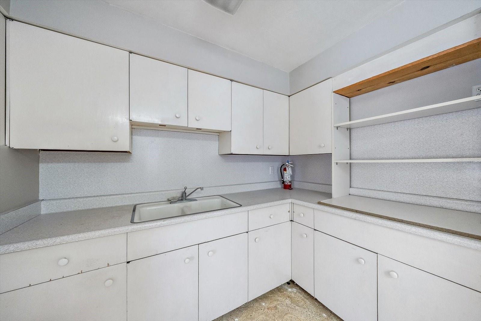 SARASOTA SPGS - Commercial Sale