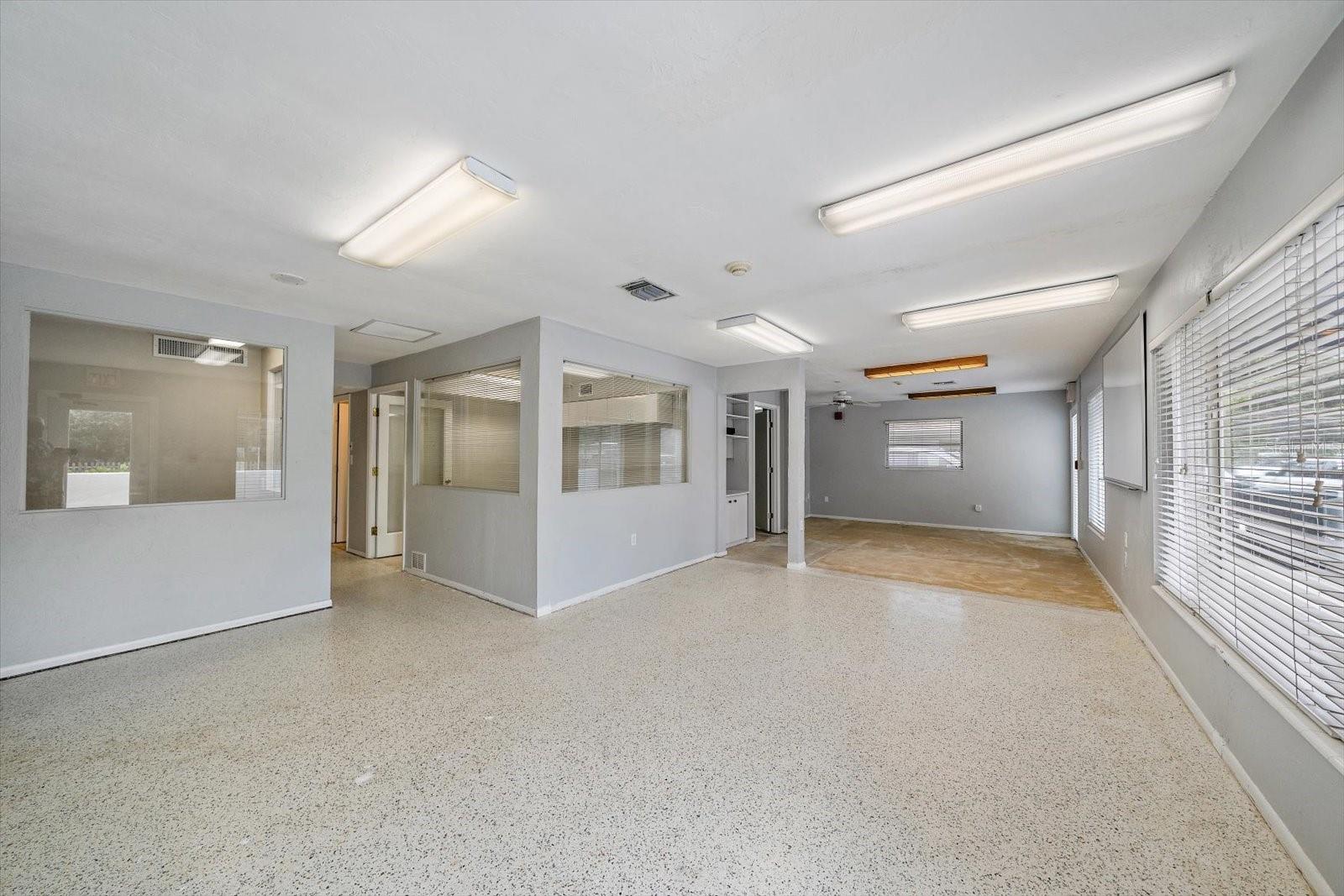 SARASOTA SPGS - Commercial Sale