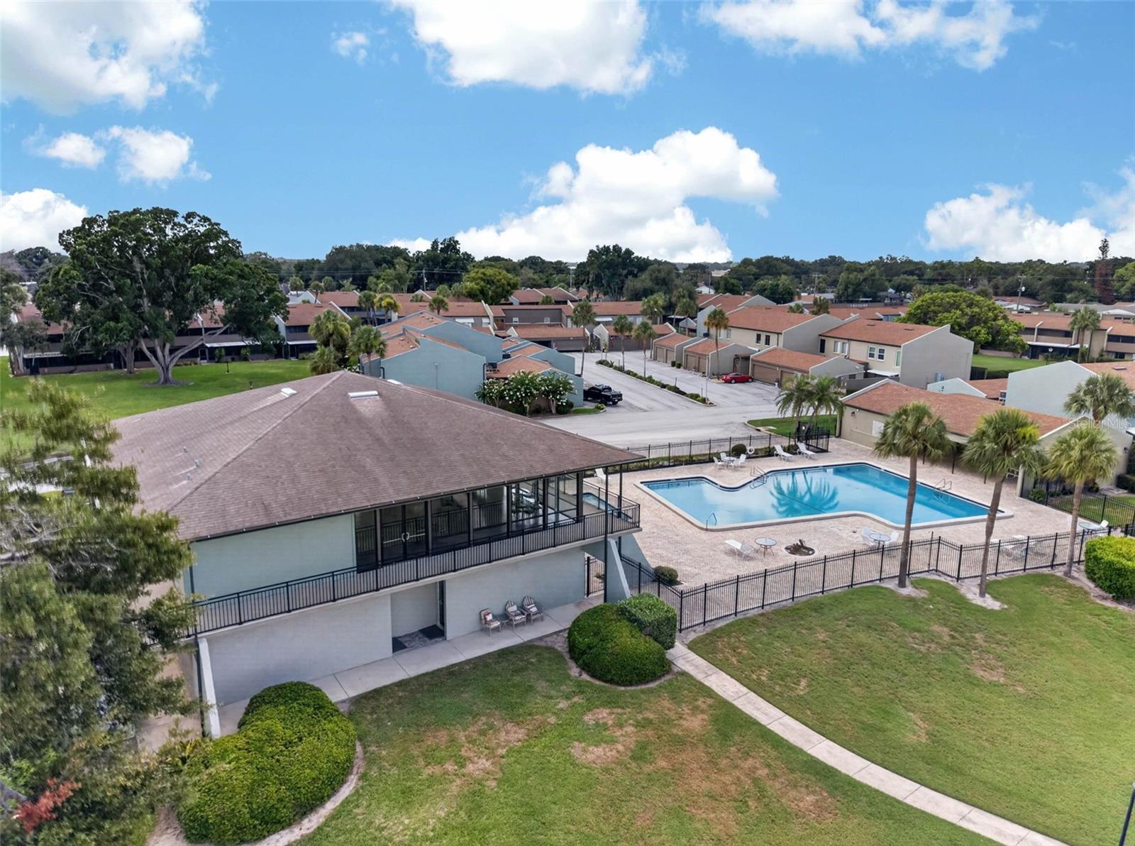 CASA DEL SOL CONDO VILLAGE PH 01 - Residential