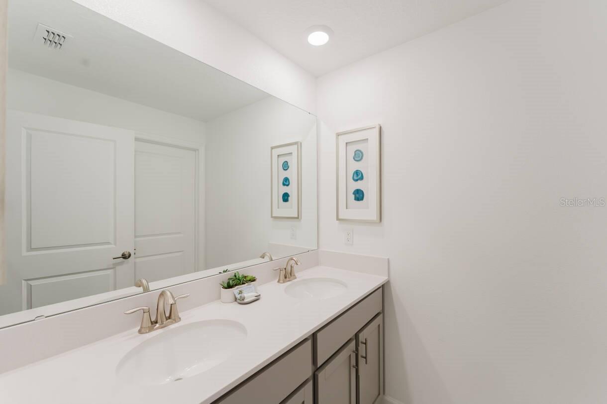 COVE AT STOREY LAKE 4 - Residential Lease