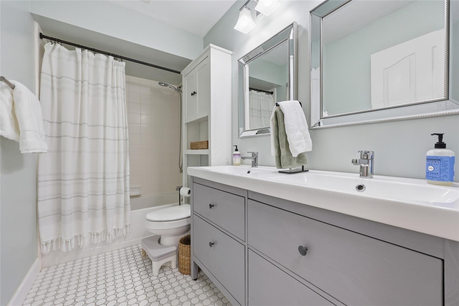 BROADMOOR PH 4-A - Residential