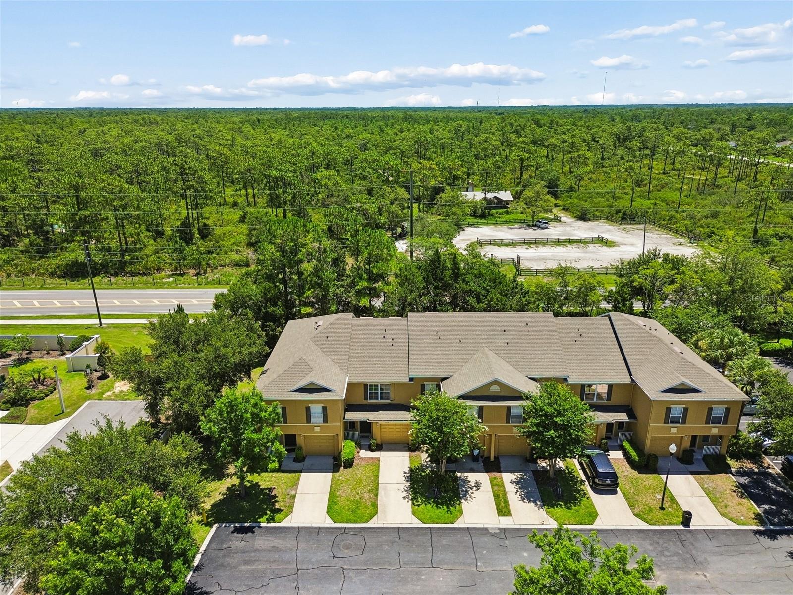 HAWTHORNE GLEN TWNHMS - Residential