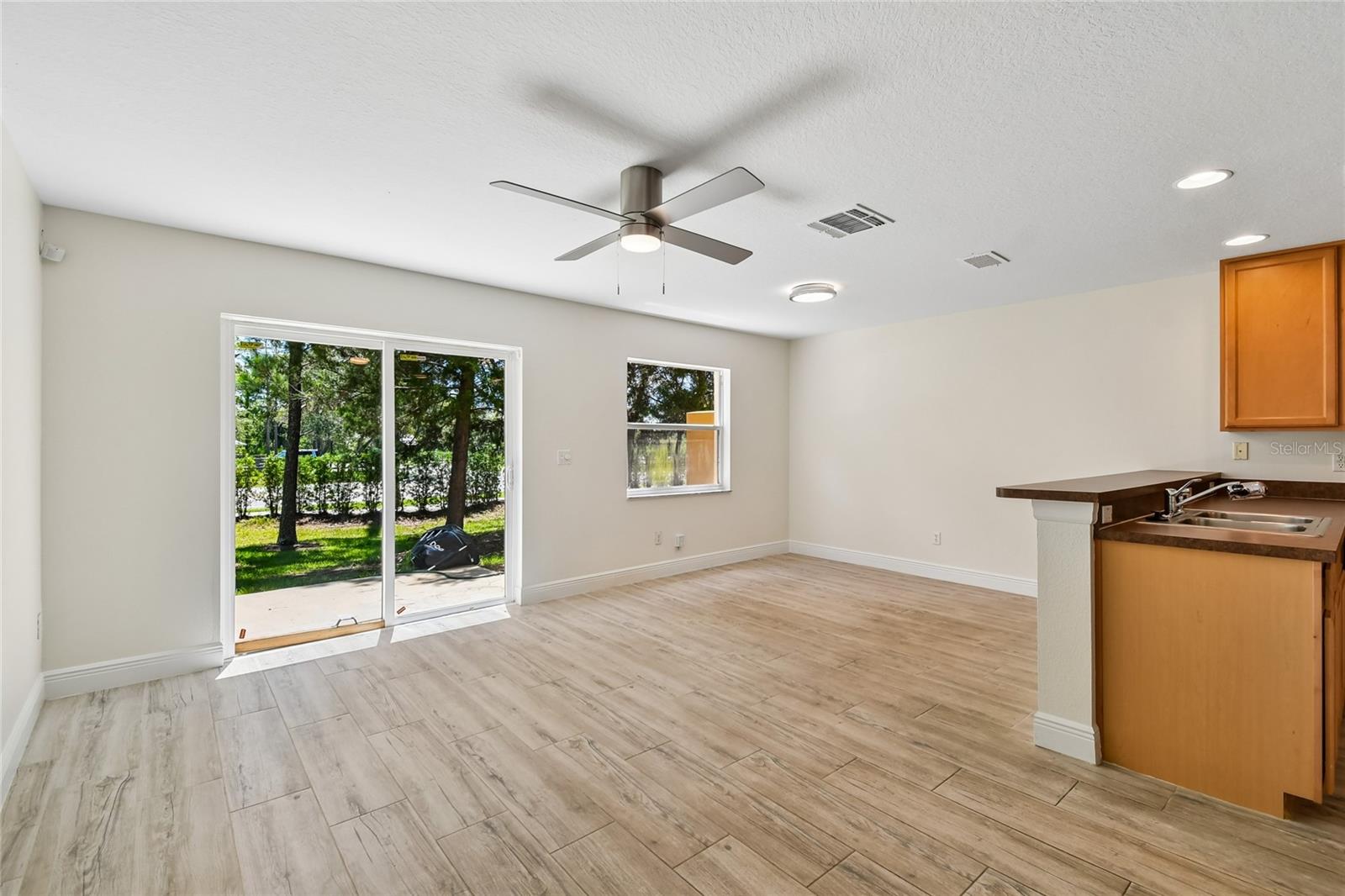 HAWTHORNE GLEN TWNHMS - Residential