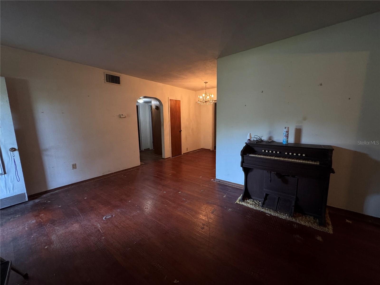 COLONIAL ACRES - Residential