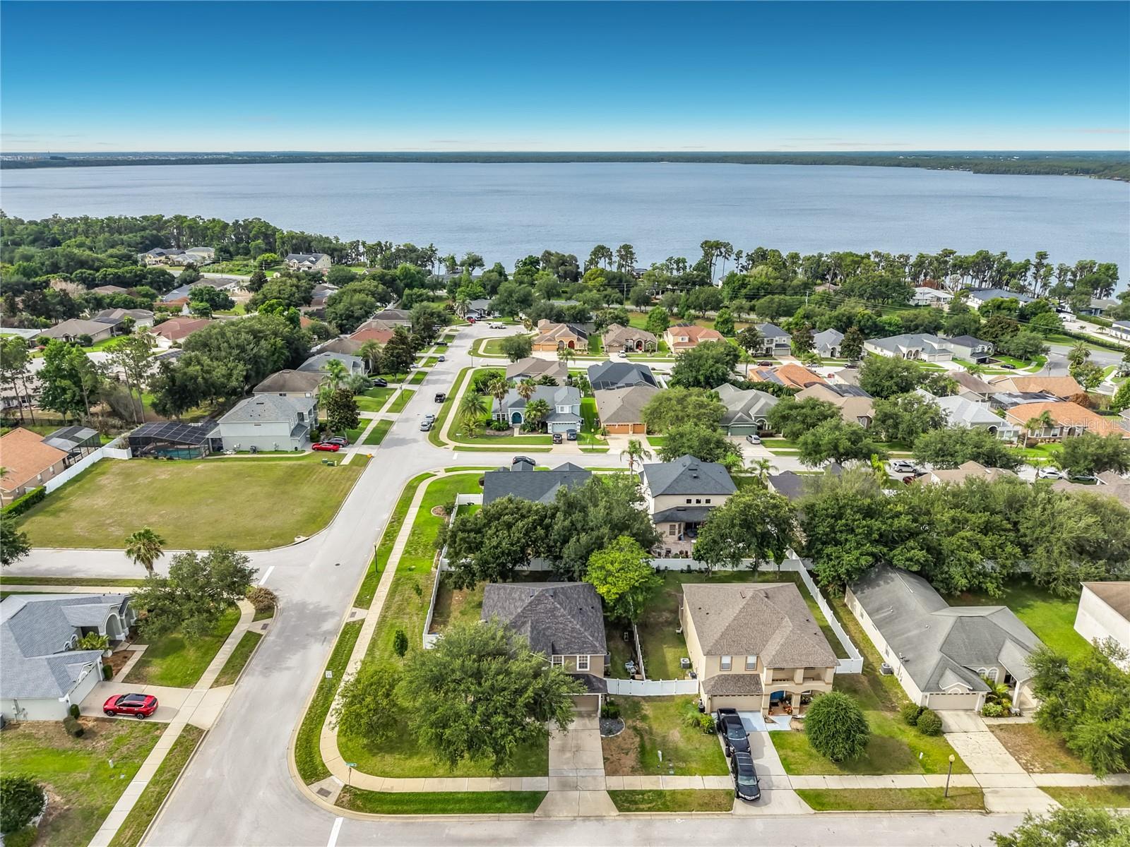 OVERLOOK AT LAKE LOUISA PH 01 - Residential