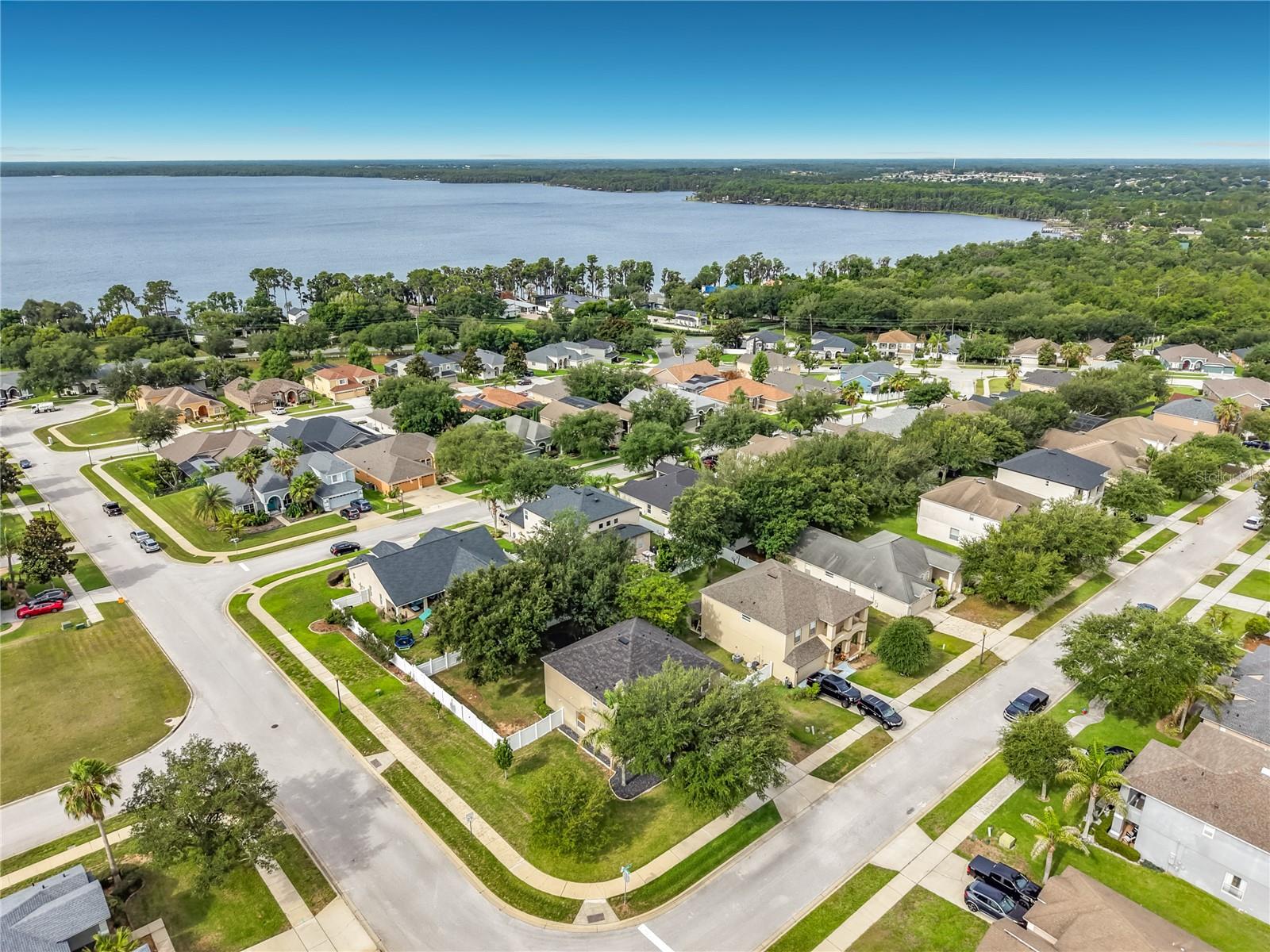 OVERLOOK AT LAKE LOUISA PH 01 - Residential